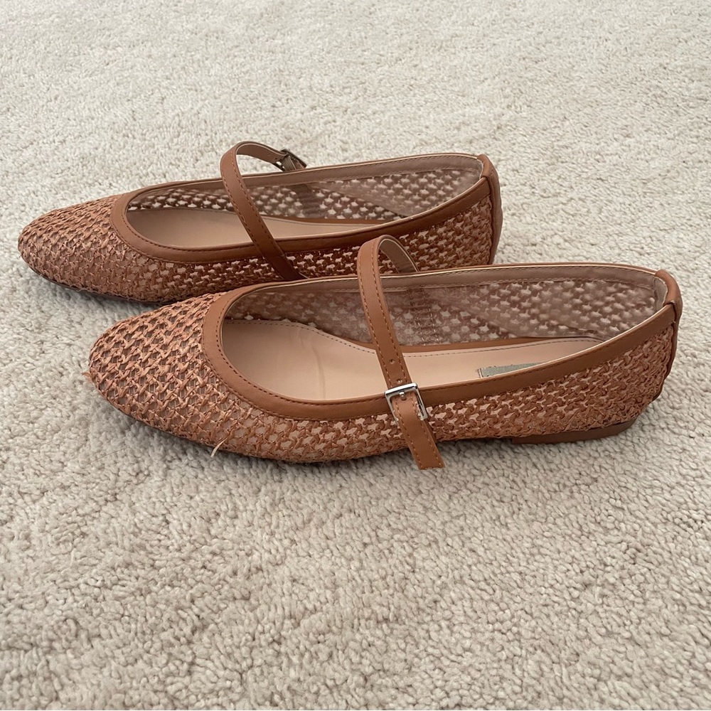 Steve Madden Woven Pointed-Toe Flats - Size 10 - Neutral Tan - Picture 2 of 5